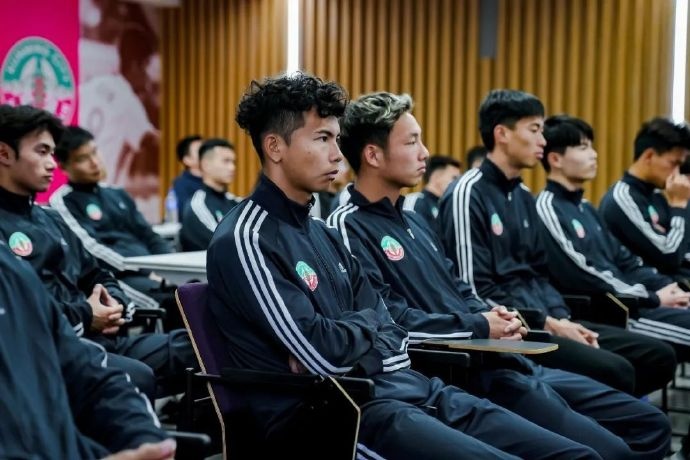 出征中乙！昆明城星足球俱樂部11日舉行新賽季見面會暨出征儀式