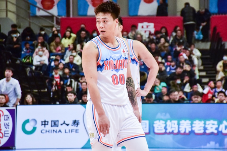 開場就手感熱!趙睿首節(jié)僅8分鐘 5中4&三分2中2拿到11分