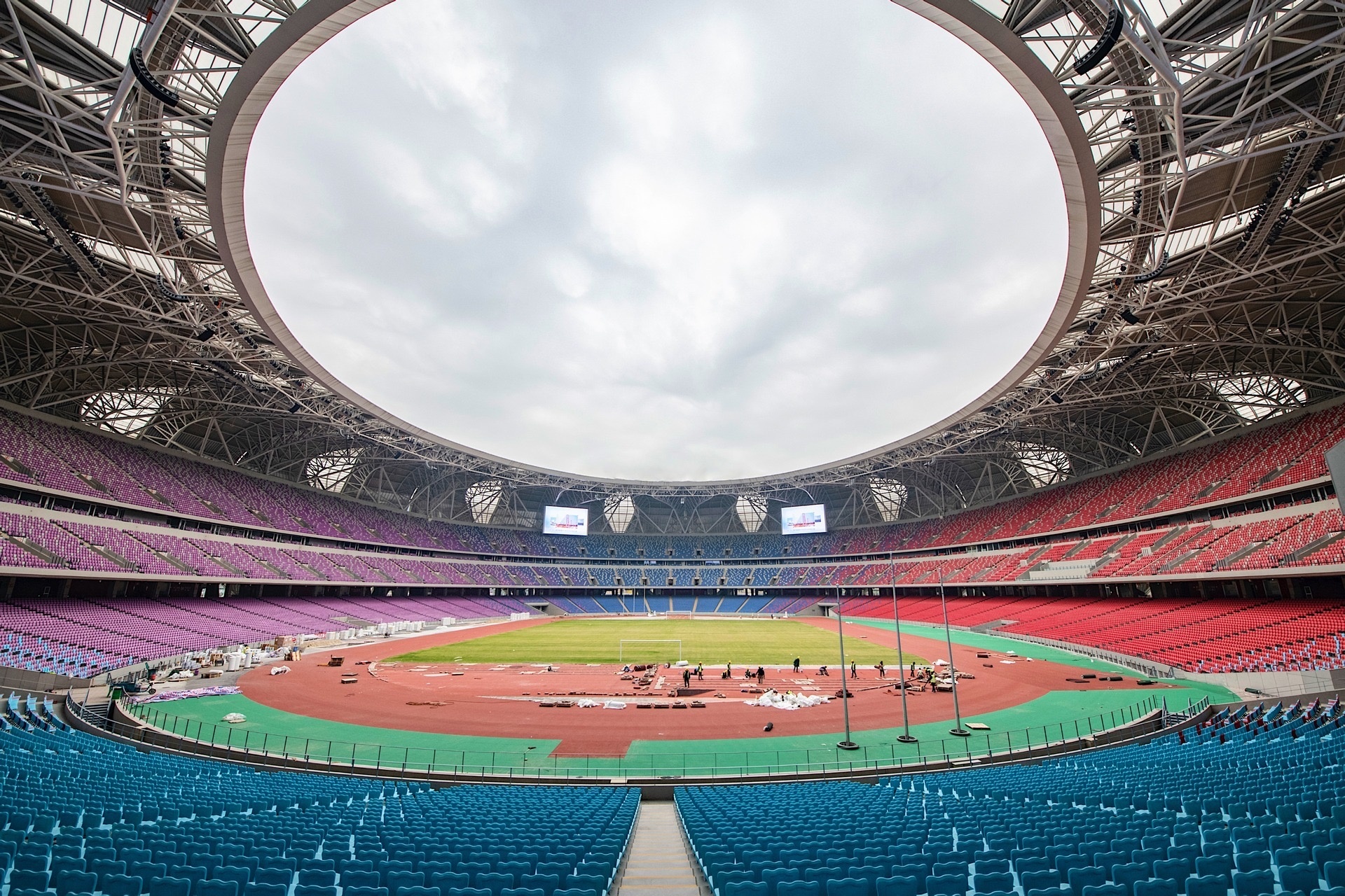 足球報(bào):6.7萬(wàn)張球票一掃而空 中澳之戰(zhàn)門票收入將突破5000萬(wàn)
