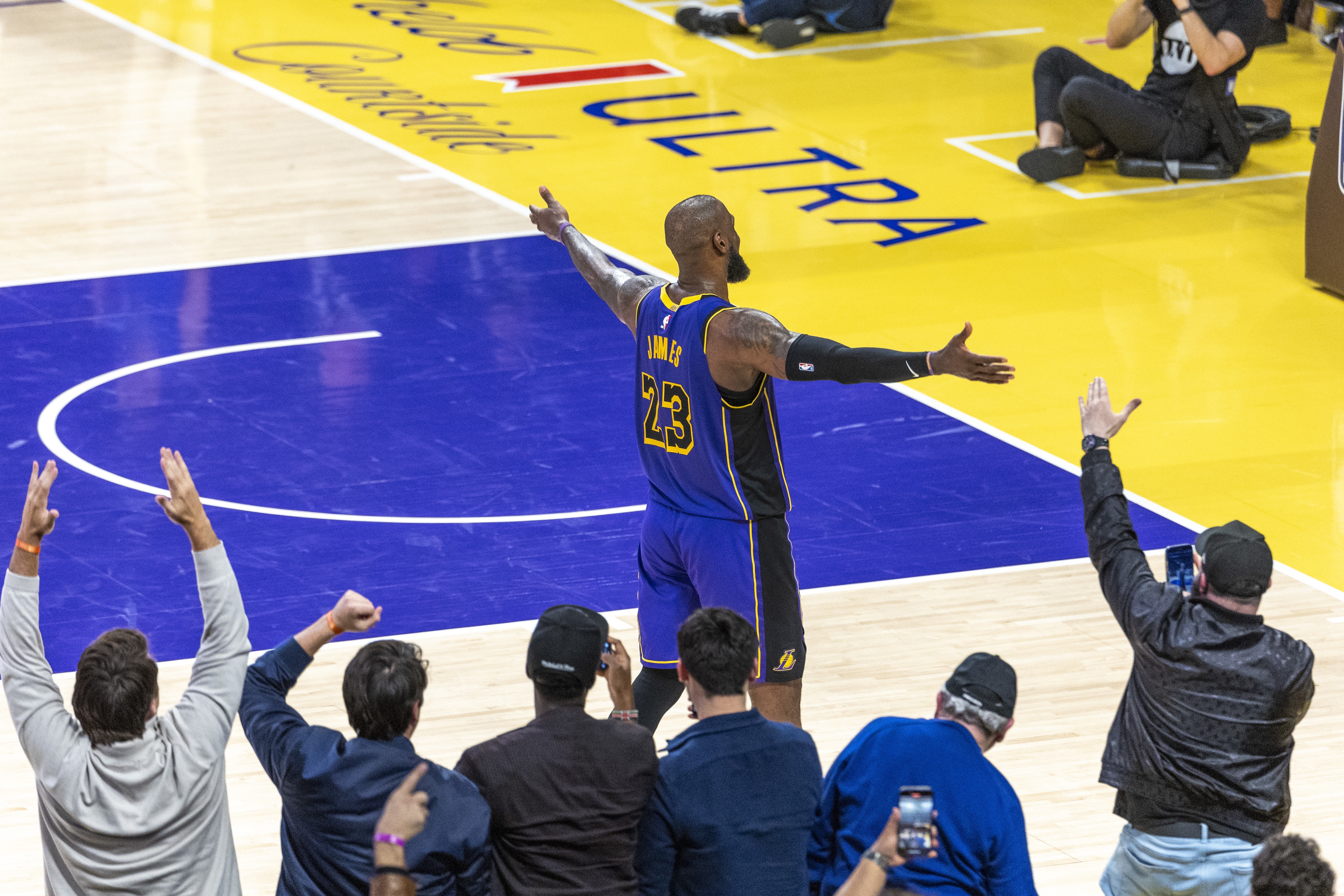 分析NBA目前的輿論環(huán)境：詹姆斯之后 聯(lián)盟門(mén)面成了一個(gè)燙手山芋？